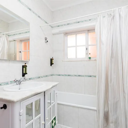 Apartamento Solar Do Vau 2 Bed With Pool, Short Walk To Beach! Portimão