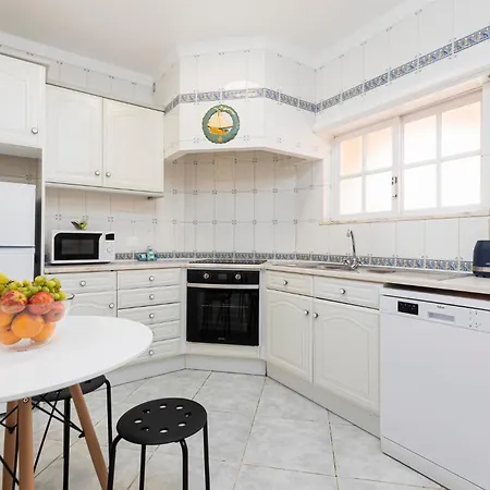 Solar Do Vau 2 Bed With Pool شقة *